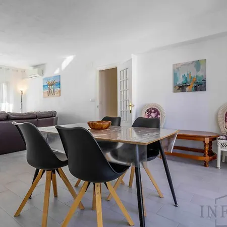 Inftour Primavera شقة *